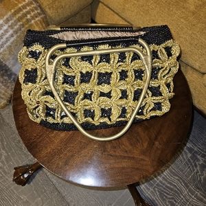 💰 🎊 EUC Woven Straw Bag. Perfect and stylish with its unique design.
